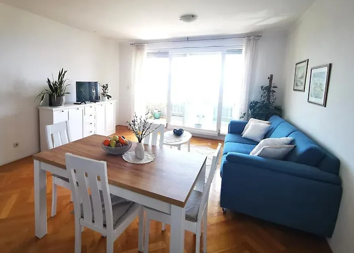 Seaside Oasis * Split