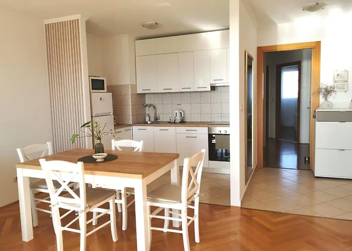 Seaside Oasis Apartment *